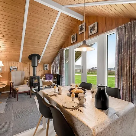Lonne - 750m To The Fjord By Interhome *